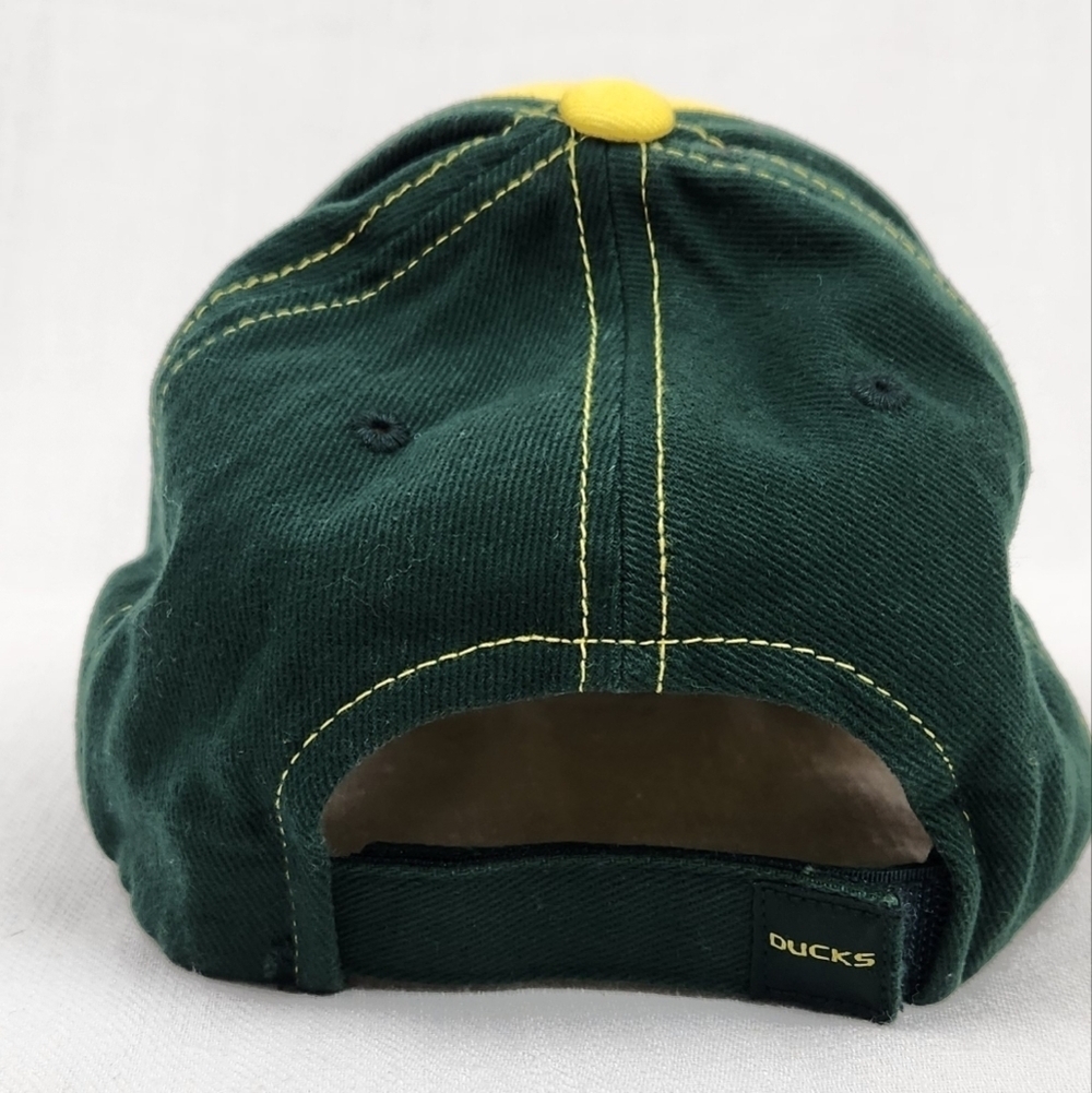 Russell Athletic Oregon University Ducks Adjustable Curved Bill Hat - Picture 5 of 8